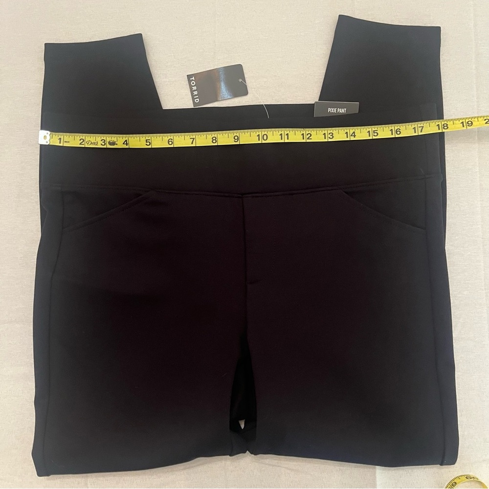 🆕 ✨ Torrid Women's Classic Black Pixie Pants ✨ 🆕 - Picture 9 of 9